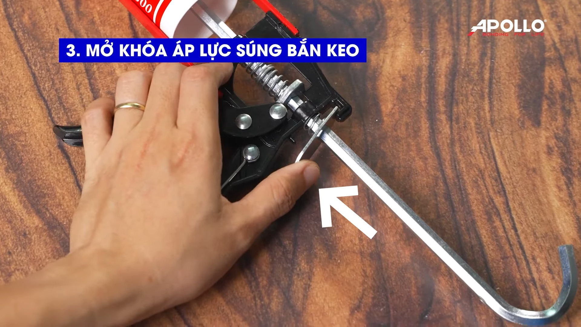 Đây là một mẹo nhỏ nhưng hiệu quả cao, giúp anh em tiết kiệm keo đáng kể trong quá trình thi công