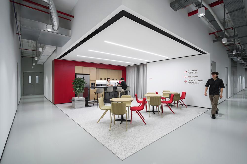 ADP Architects thiết kế không gian làm việc mang đậm dấu ấn thương hiệu
