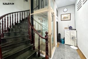 Trước những vấn đề và rủi ro tiềm ẩn, thang máy gia đình chính hãng là một giải pháp thay thế mà gia chủ nên cân nhắc